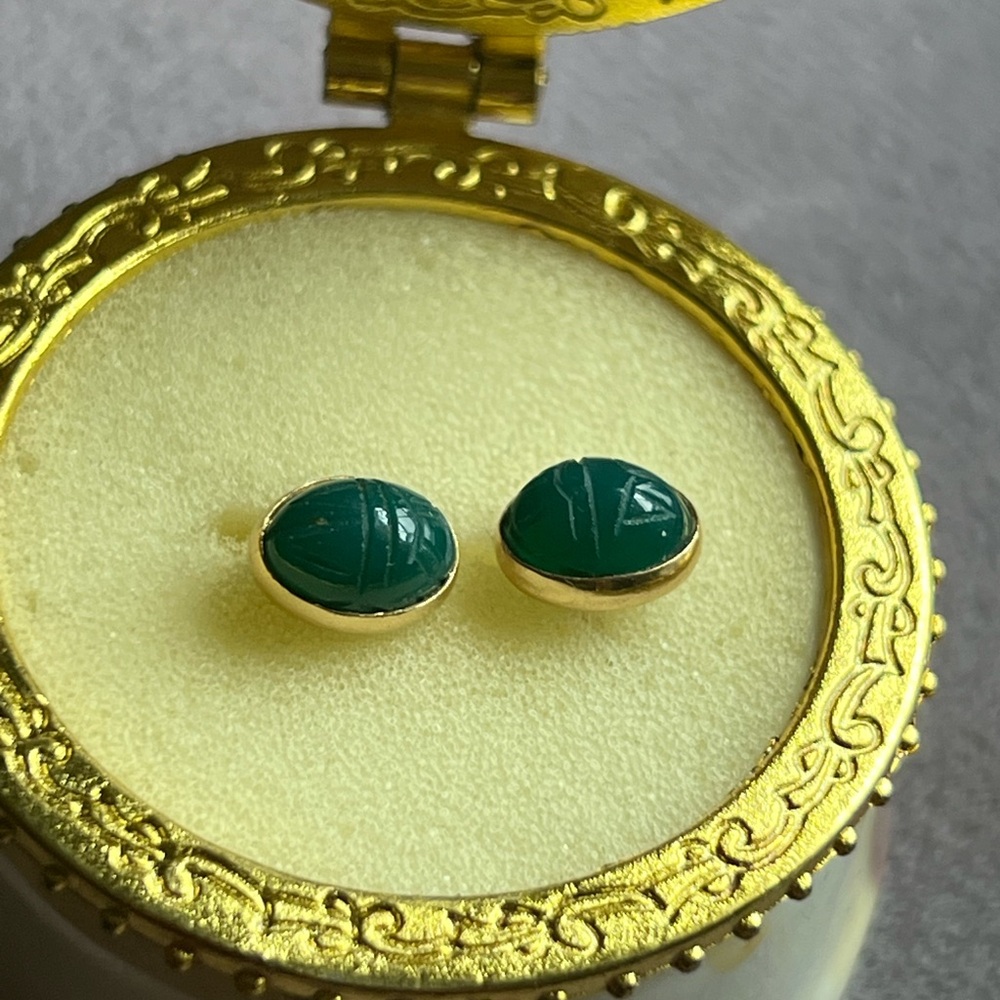 Green jade  and 14 kt gold Vintage-Inspired Earrings
